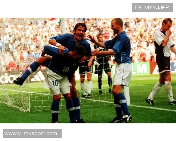 巴乔亲临天下足球分享传奇经历与足球梦想的深度对话