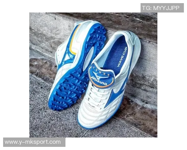 探索Yeezy足球鞋的设计理念与运动表现的完美结合